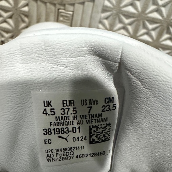 Puma White Platform Sneakers with Black Stripe EUC Size 7 - Picture 9 of 9